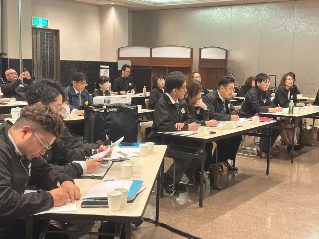 508256632 1248652433718360 3581953918860624947 n 📘【スタッフ勉強会レポート】久保華図八先生から“心に火を灯す学び”を✨